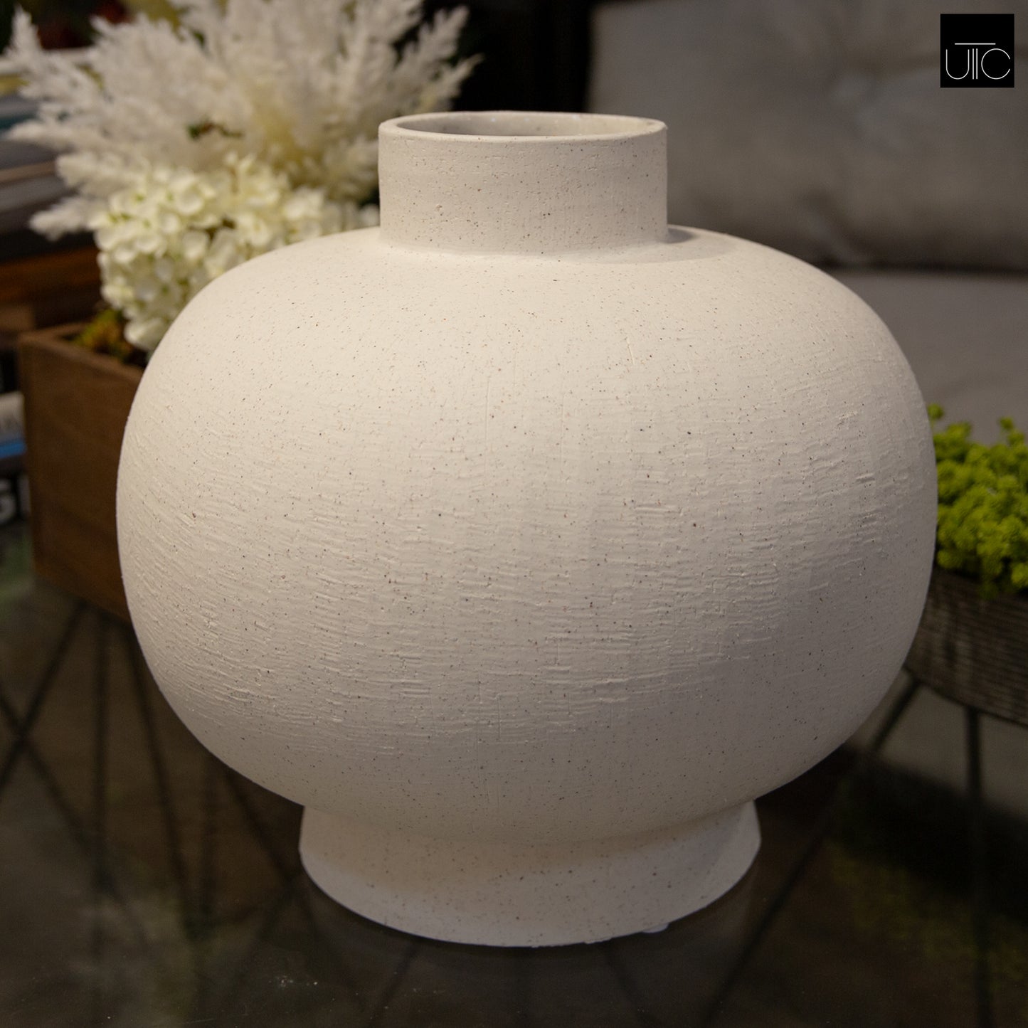 Cavelle Stoneware Flower Pot