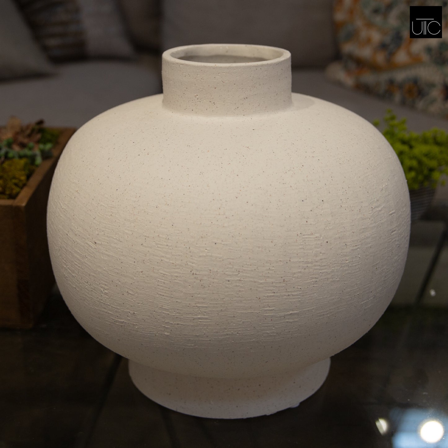 Cavelle Stoneware Flower Pot