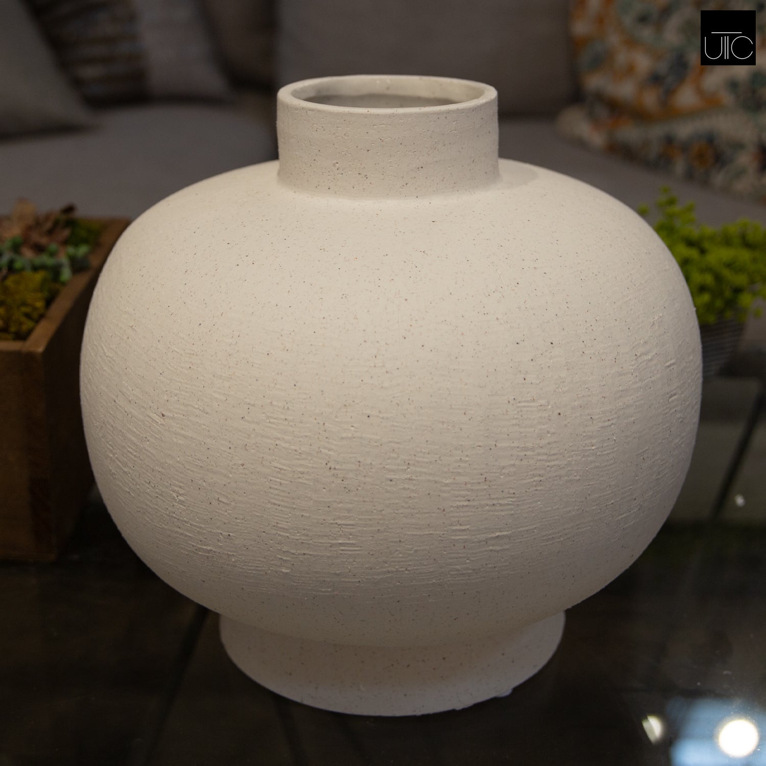 Cavelle Stoneware Flower Pot