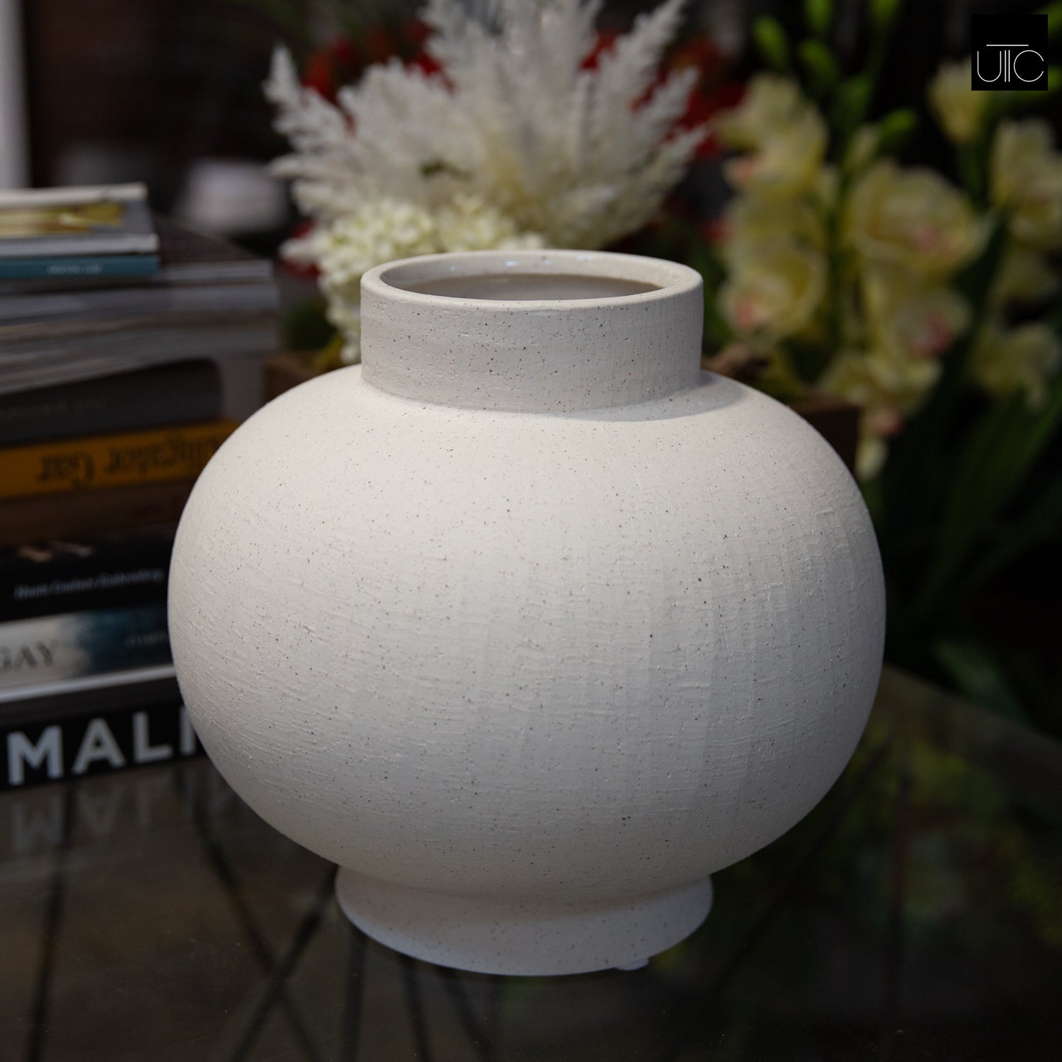 Cavelle Stoneware Flower Pot
