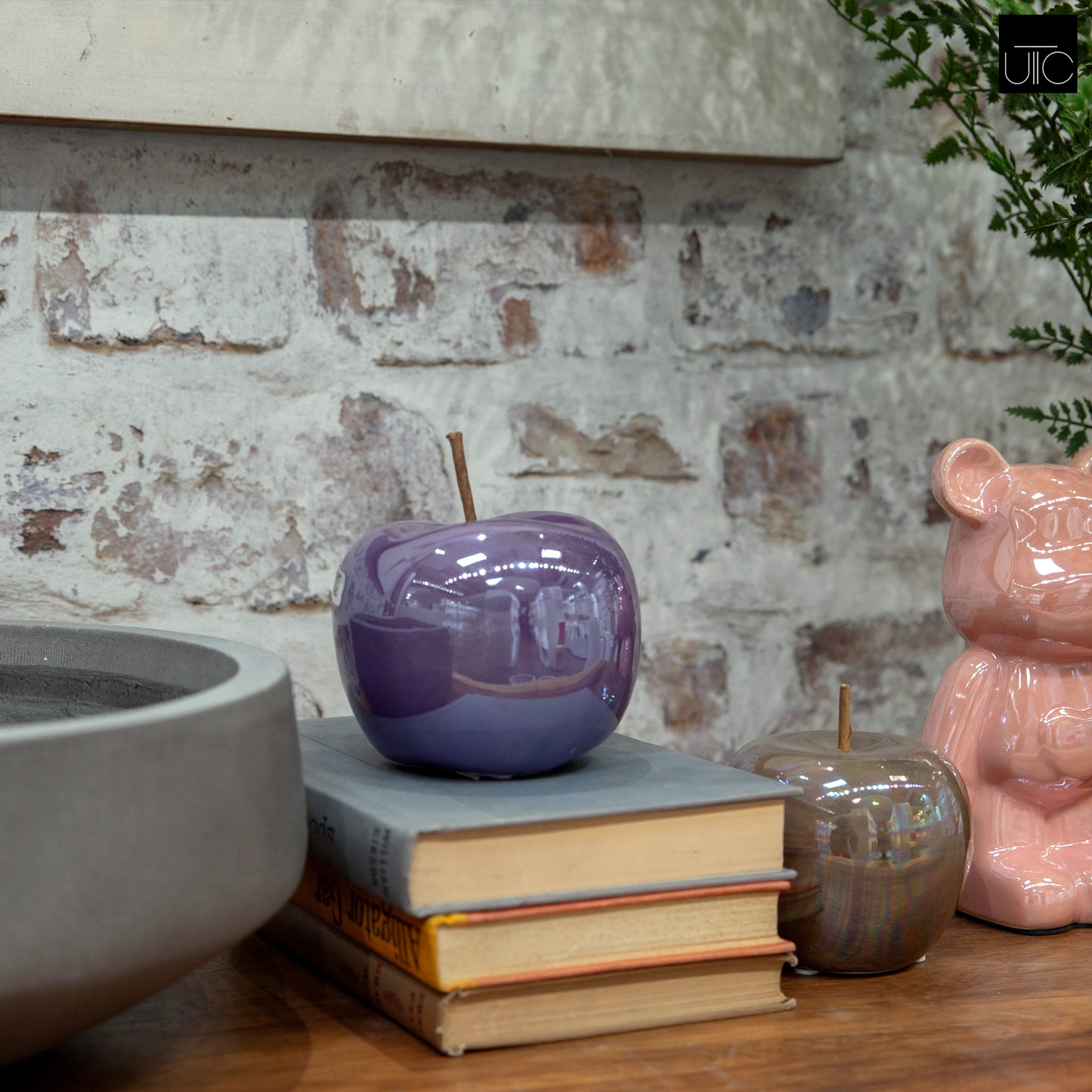 Sorrel Pearlescent Apple Decor