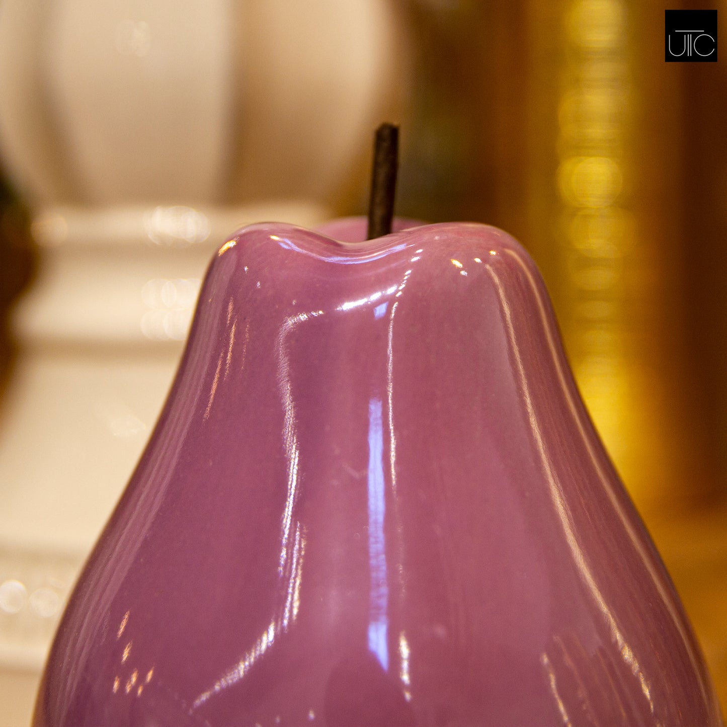 Ceramic Pear Figurine SM Pearlescent Finish