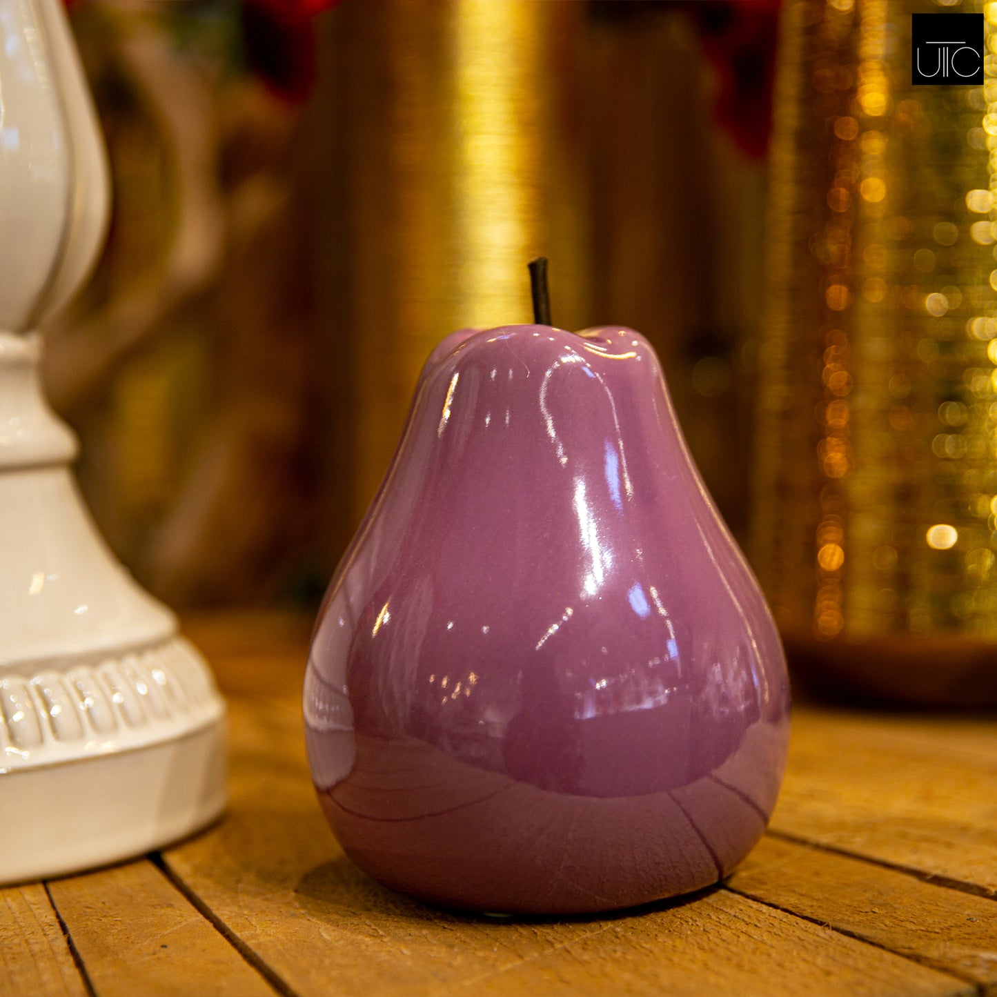 Ceramic Pear Figurine SM Pearlescent Finish